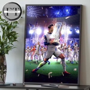 Tottenham Hotspur Ends 17 Year Trophy Drought by Winning 2025 UEFA Europa League Home Decor Poster Canvas